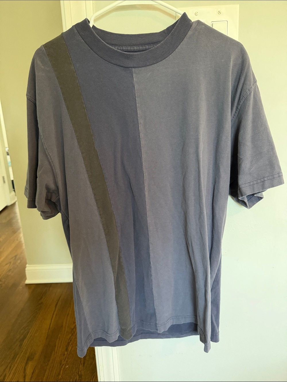 Abercrombie men’s colorblock striped tshirt